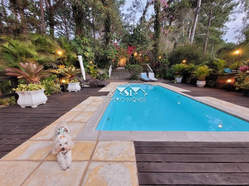 Casa à venda com 6 quartos, 350m² - Foto 2