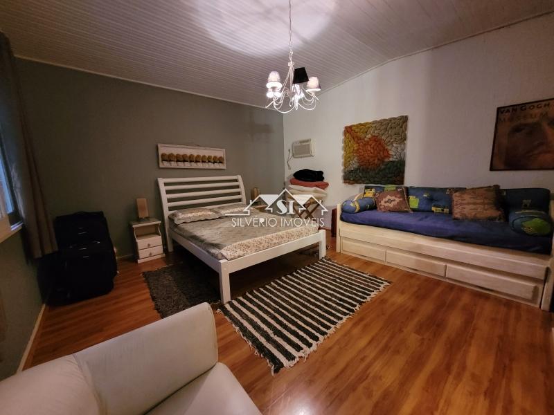 Casa à venda com 6 quartos, 350m² - Foto 32