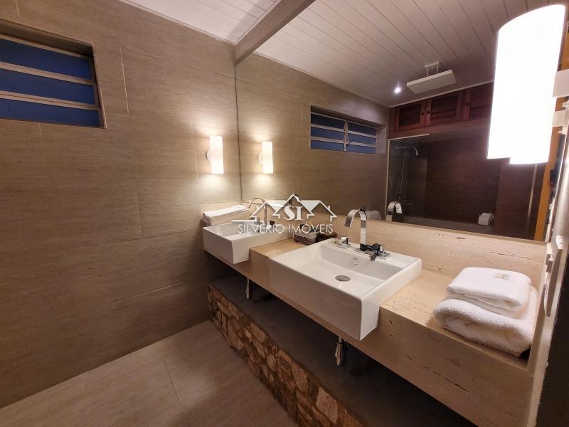 Casa à venda com 6 quartos, 350m² - Foto 35