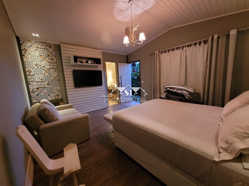 Casa à venda com 6 quartos, 350m² - Foto 42