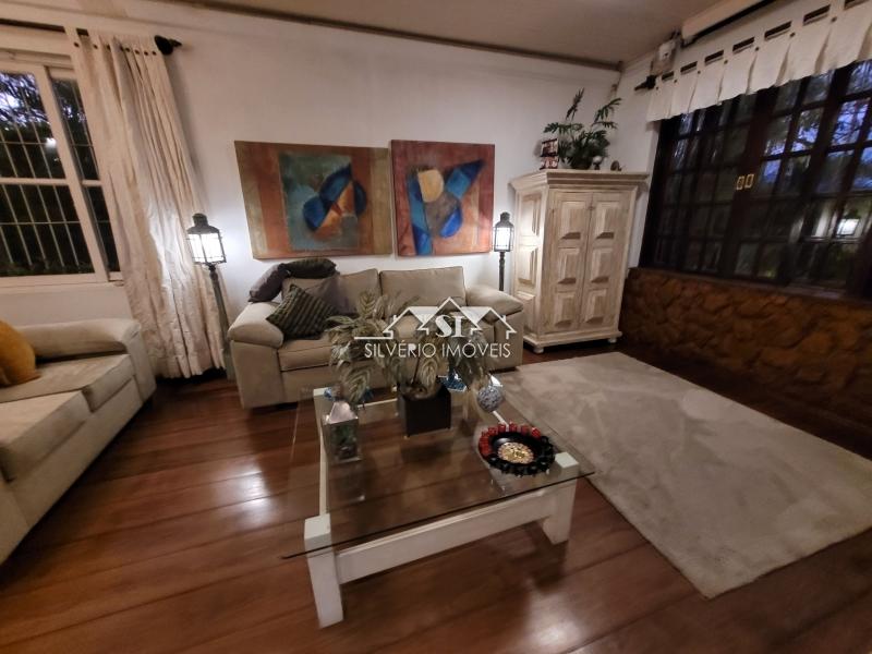 Casa à venda com 6 quartos, 350m² - Foto 47
