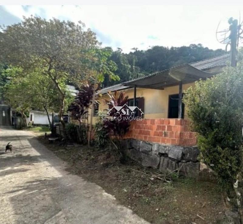 Casa à venda com 4 quartos, 70m² - Foto 2