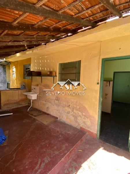 Casa à venda com 4 quartos, 70m² - Foto 35