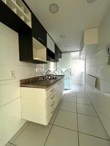 Apartamento à venda com 2 quartos, 76m² - Foto 15