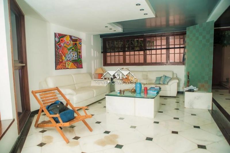 Casa à venda com 4 quartos, 435m² - Foto 2