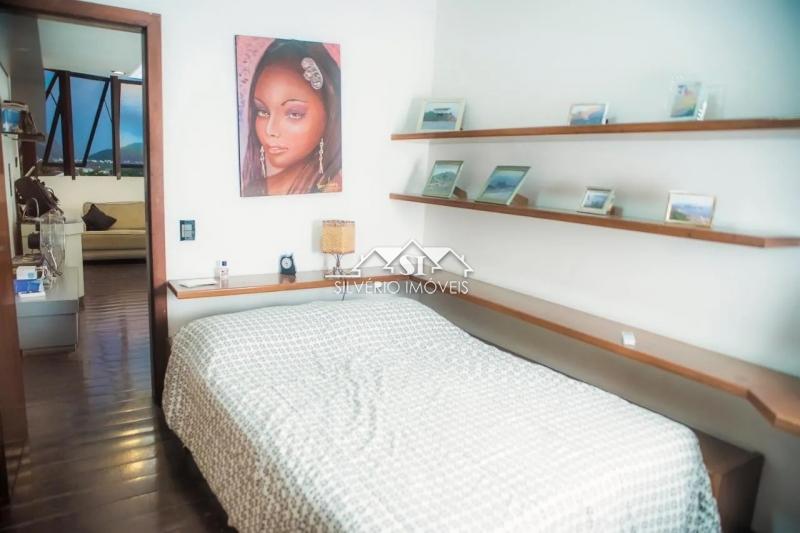 Casa à venda com 4 quartos, 435m² - Foto 4