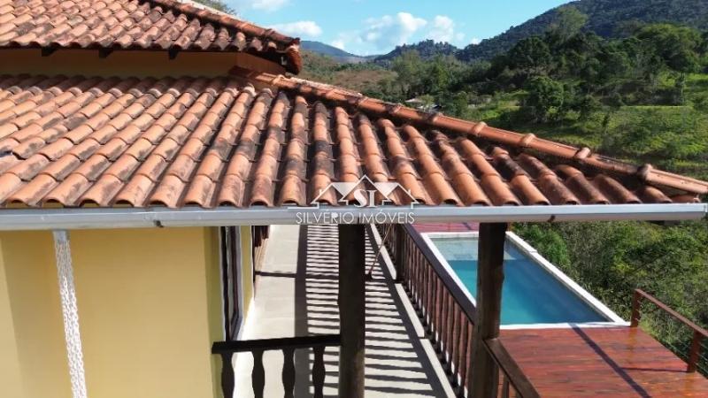 Casa à venda com 4 quartos, 450m² - Foto 2