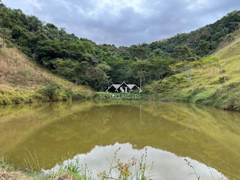 Fazenda à venda com 3 quartos, 250m² - Foto 2