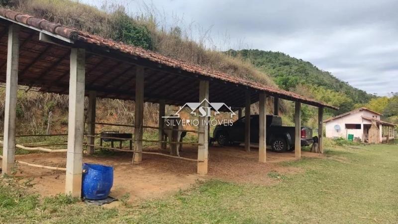 Fazenda à venda com 3 quartos, 250m² - Foto 15
