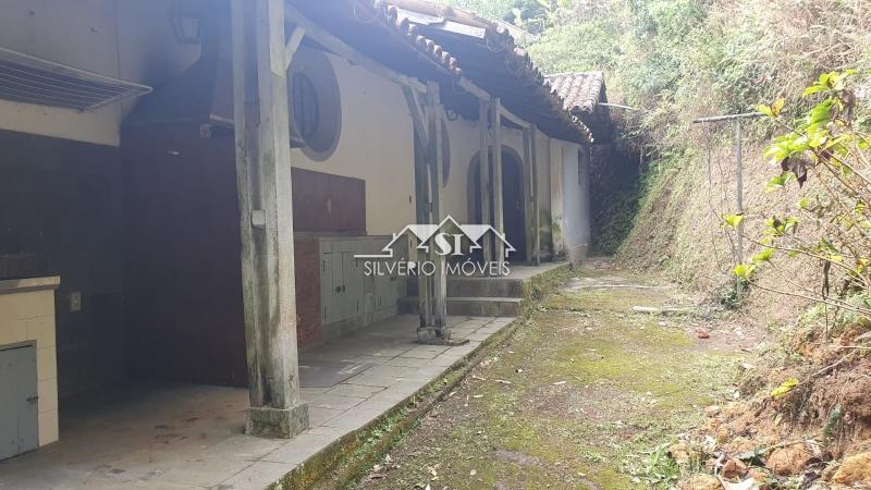 Casa à venda com 5 quartos, 600m² - Foto 3