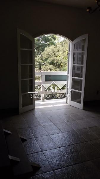 Casa à venda com 5 quartos, 600m² - Foto 10