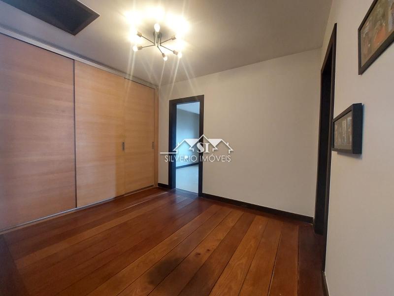 Casa à venda e aluguel com 8 quartos, 1060m² - Foto 32