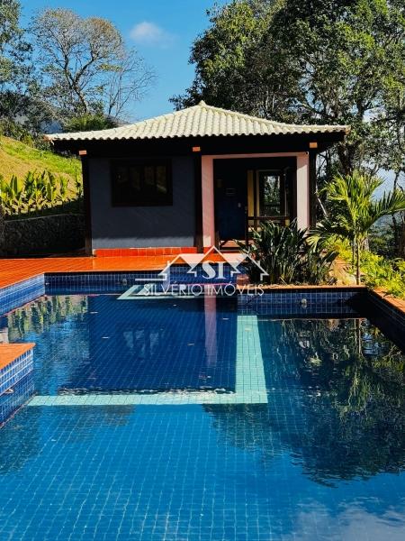 Casa à venda e aluguel com 8 quartos, 1060m² - Foto 9