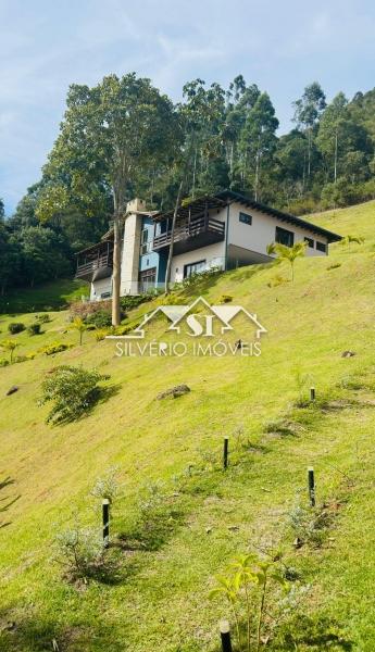 Casa à venda e aluguel com 8 quartos, 1060m² - Foto 5