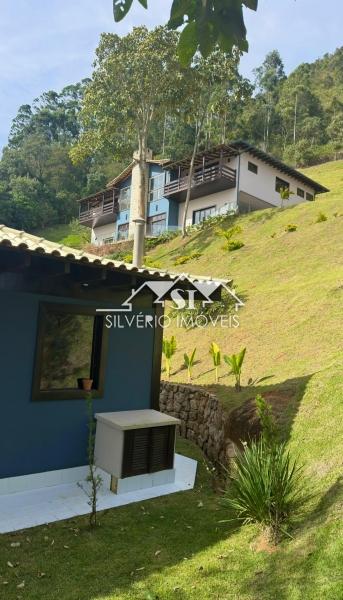 Casa à venda e aluguel com 8 quartos, 1060m² - Foto 11