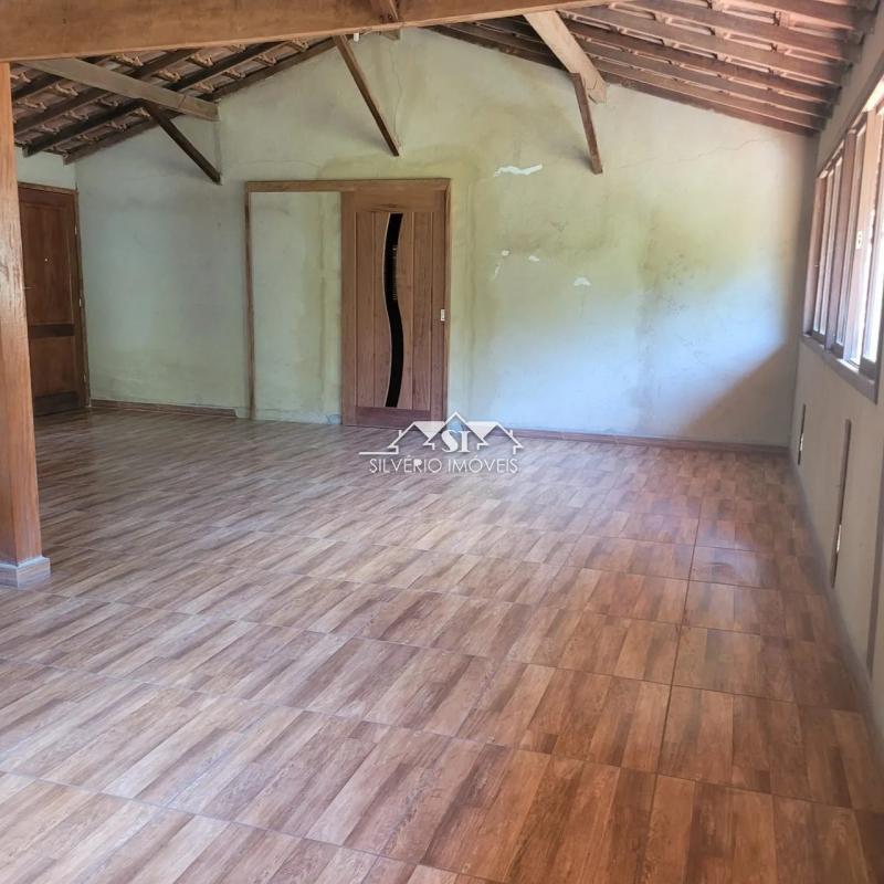 Casa à venda com 2 quartos, 72m² - Foto 4