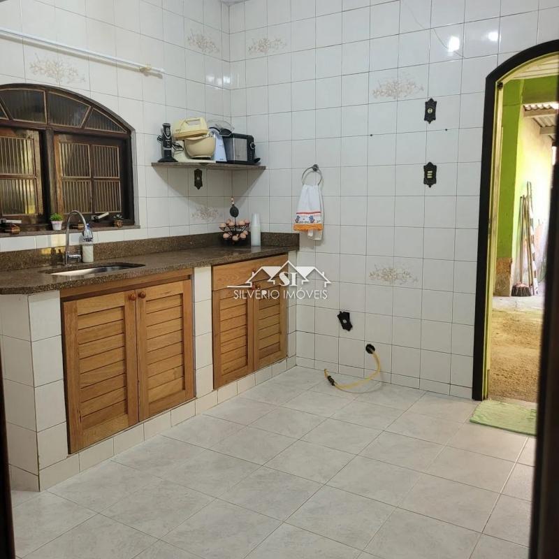 Casa à venda com 2 quartos, 72m² - Foto 10