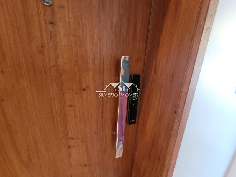 Apartamento à venda com 2 quartos, 77m² - Foto 2