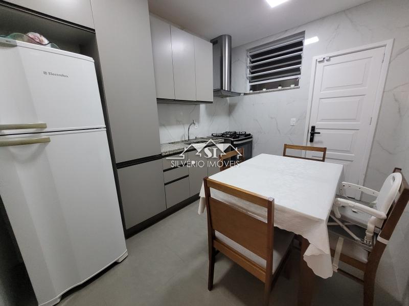 Apartamento à venda com 2 quartos, 77m² - Foto 5
