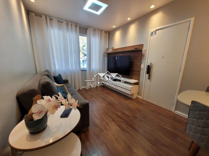Apartamento à venda com 2 quartos, 77m² - Foto 9