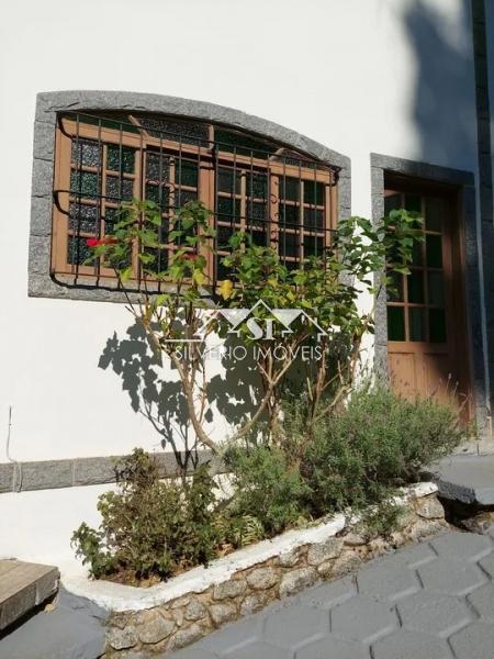 Apartamento à venda com 2 quartos, 75m² - Foto 1