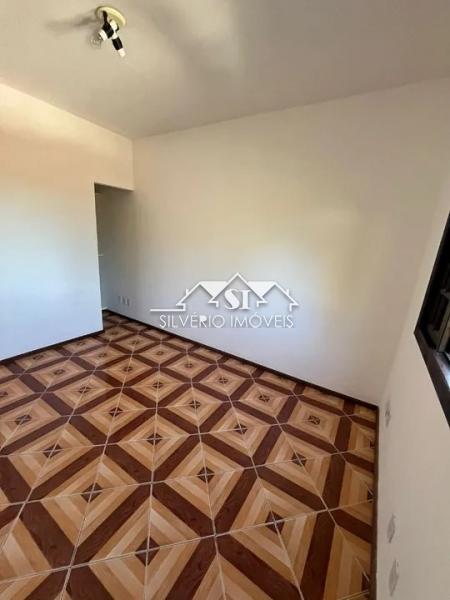 Apartamento à venda com 2 quartos, 75m² - Foto 4