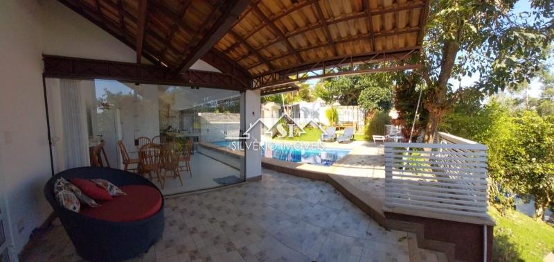 Casa à venda com 4 quartos, 250m² - Foto 3