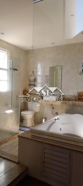 Casa à venda com 4 quartos, 250m² - Foto 9