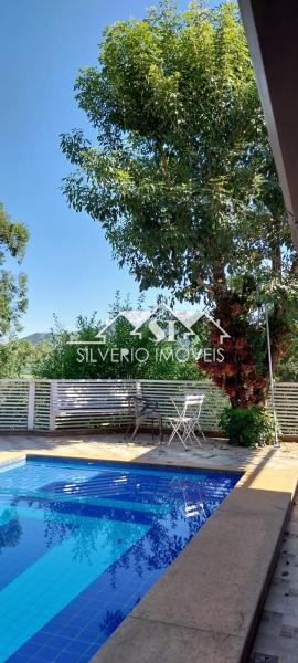 Casa à venda com 4 quartos, 250m² - Foto 11