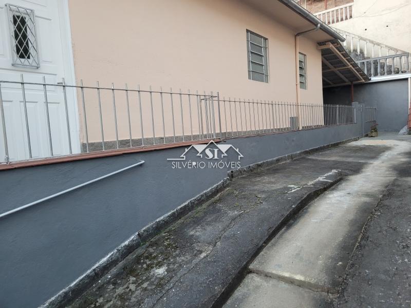 Casa à venda e aluguel com 3 quartos, 77m² - Foto 2