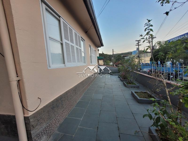 Casa à venda e aluguel com 3 quartos, 77m² - Foto 8