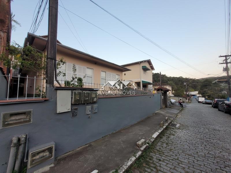 Casa à venda e aluguel com 3 quartos, 77m² - Foto 1