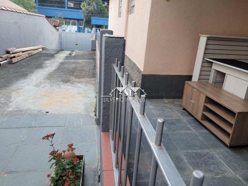 Casa à venda e aluguel com 3 quartos, 77m² - Foto 13