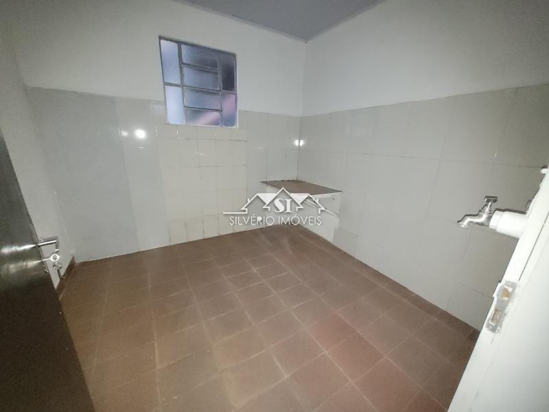 Casa à venda e aluguel com 3 quartos, 77m² - Foto 23