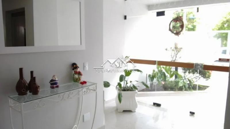 Casa à venda com 2 quartos, 90m² - Foto 2