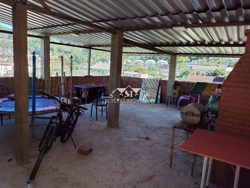 Casa à venda com 6 quartos, 200m² - Foto 9
