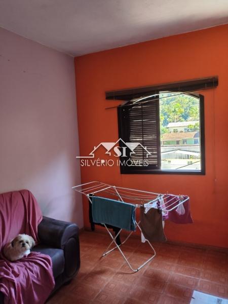 Casa à venda com 6 quartos, 200m² - Foto 14