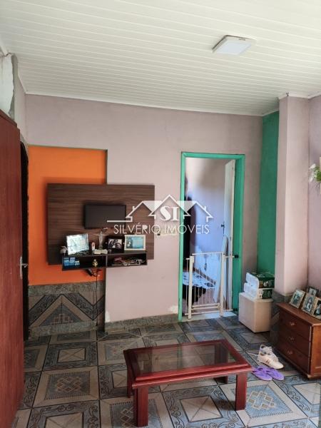 Casa à venda com 6 quartos, 200m² - Foto 15