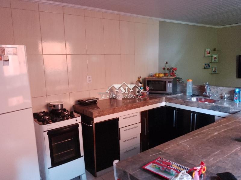 Casa à venda com 6 quartos, 200m² - Foto 21