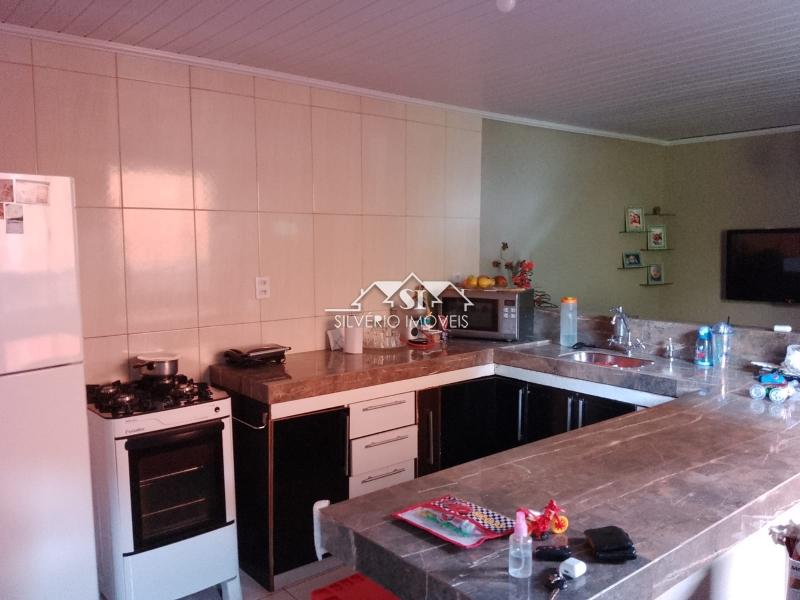 Casa à venda com 6 quartos, 200m² - Foto 23
