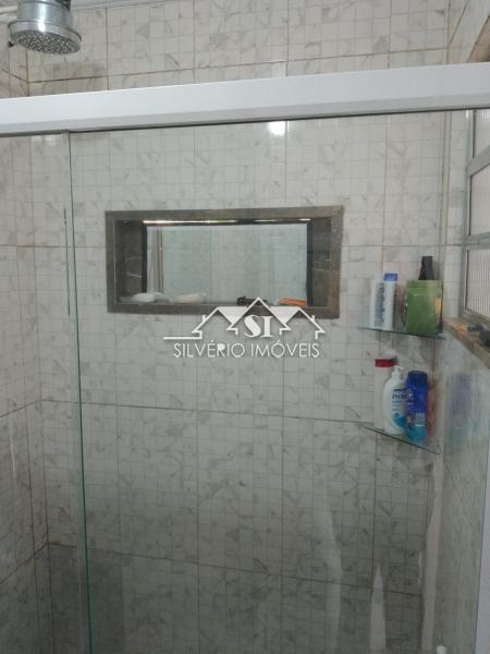 Casa à venda com 6 quartos, 200m² - Foto 24