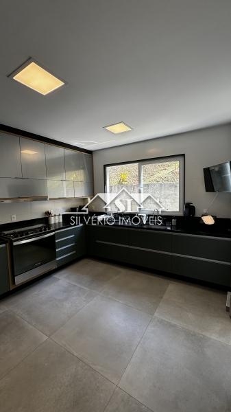 Casa à venda com 4 quartos, 400m² - Foto 23