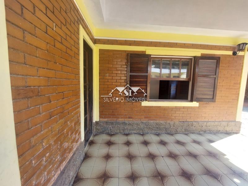 Casa à venda com 4 quartos, 136m² - Foto 14