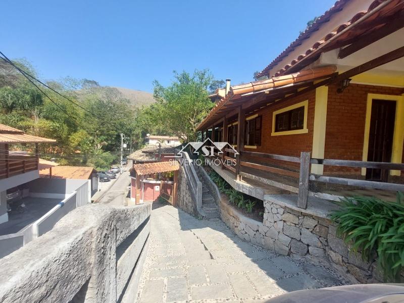 Casa à venda com 4 quartos, 136m² - Foto 8