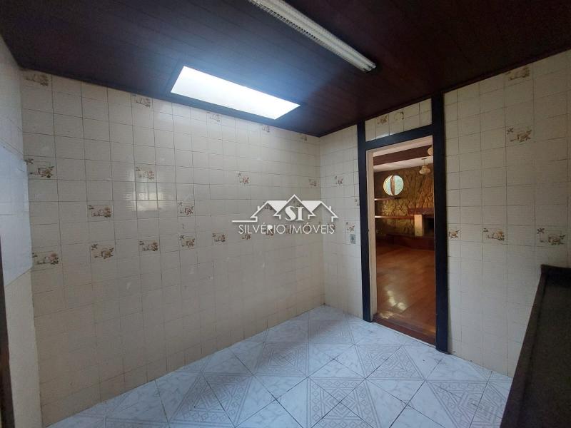 Casa à venda com 4 quartos, 136m² - Foto 36