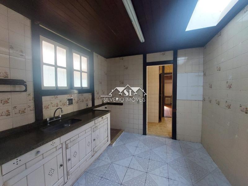 Casa à venda com 4 quartos, 136m² - Foto 38