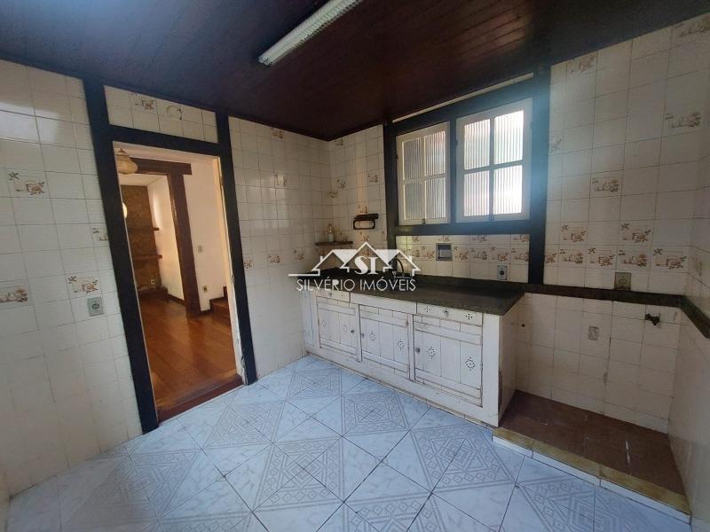 Casa à venda com 4 quartos, 136m² - Foto 41