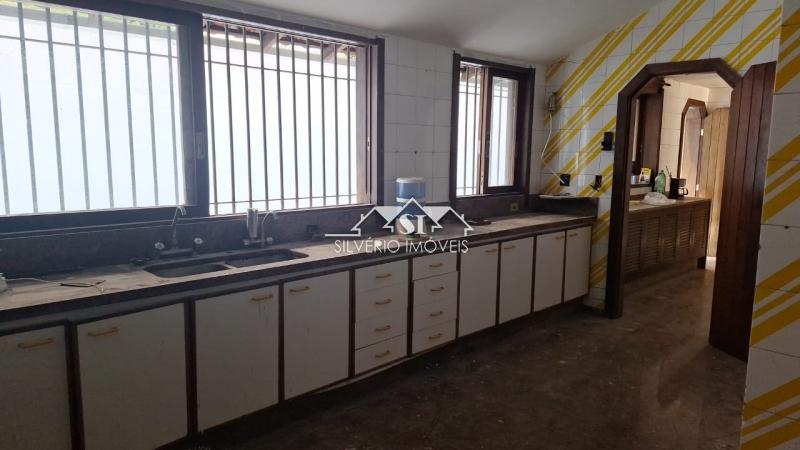 Casa à venda e aluguel com 6 quartos, 800m² - Foto 11