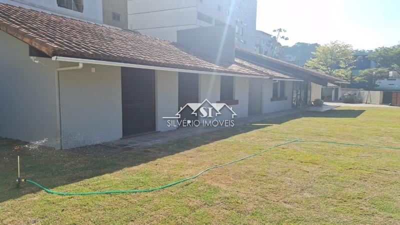 Casa à venda e aluguel com 6 quartos, 800m² - Foto 22