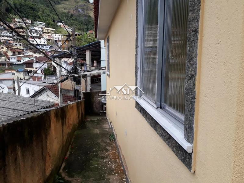 Casa à venda com 5 quartos, 298m² - Foto 3